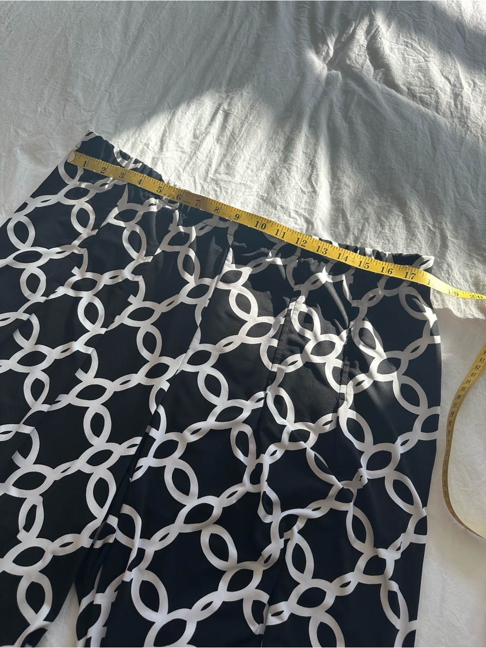 Chico's Black and White Printed Wide-Leg Pants, size XL (3) - Picture 4 of 12